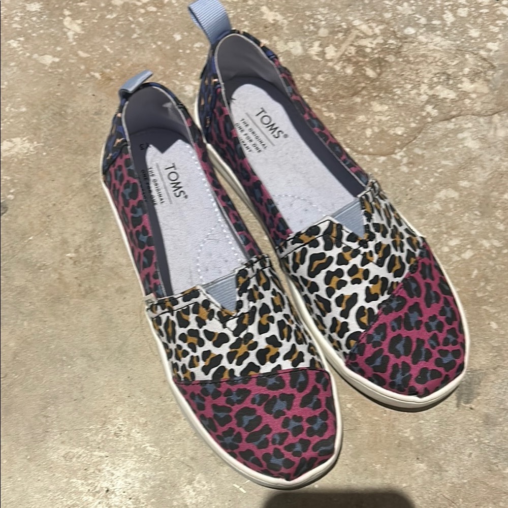 TOMS Women's Multicolor Leopard Print Shoes